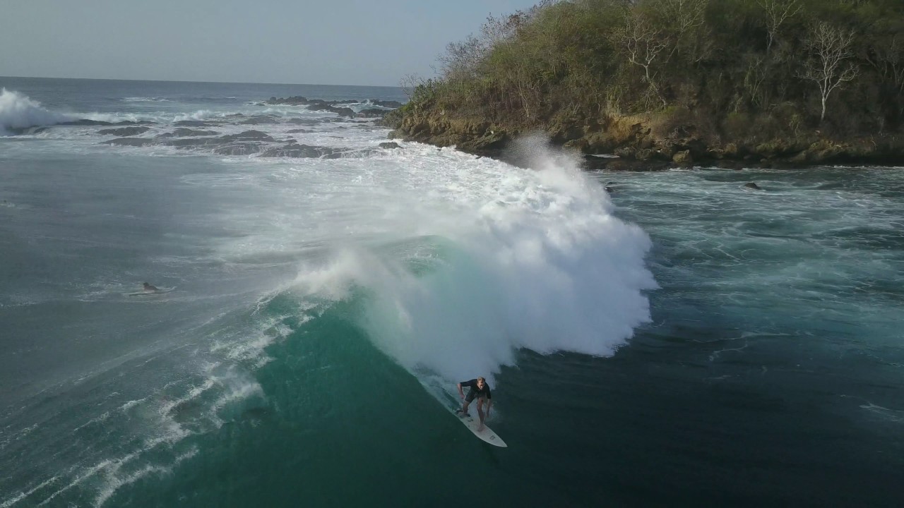 Surf Mt Irvine (Drone)  APRIL 2017