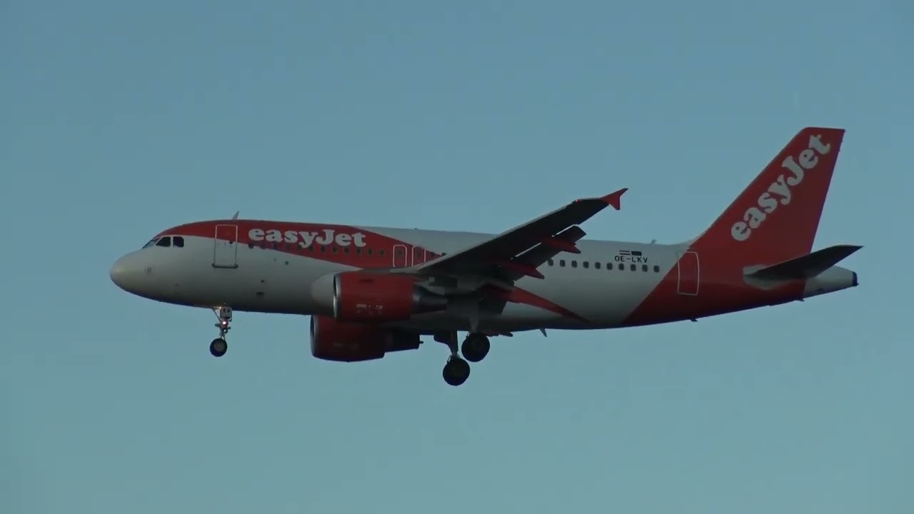 Easyjet Europe Airbus 319 OE-LKV Landing Malaga LEMG