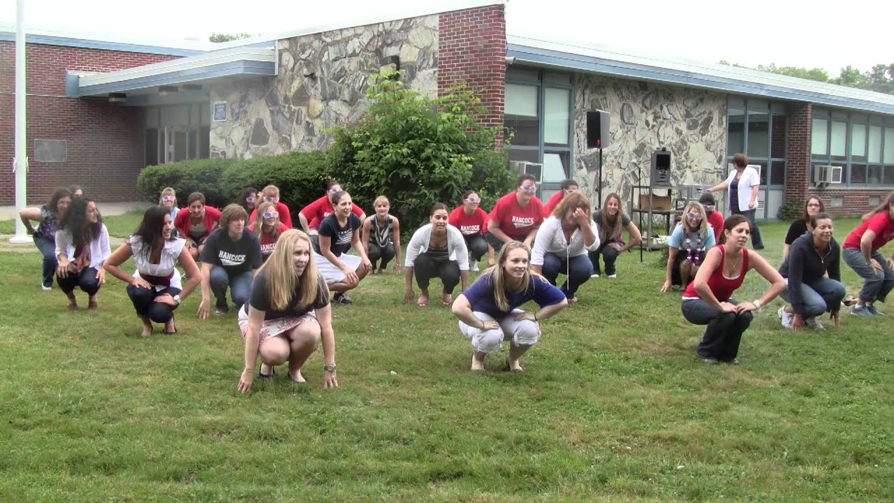 Flash Mob Tribute to Elementary School Principal, Mrs. Andrade Serpa