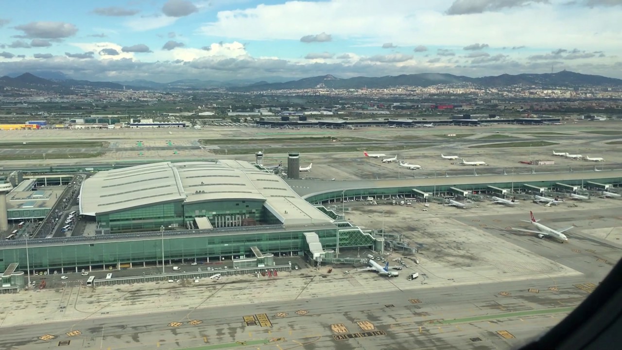 B737NG taking off from Barcelona LEBL/BCN