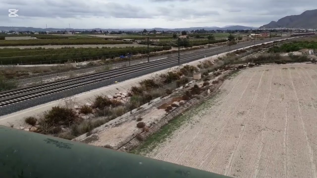 Tren Renfe AVLO Serie 106 Murcia Valladolid pasando por Callosa de Segura 🇪🇸. 