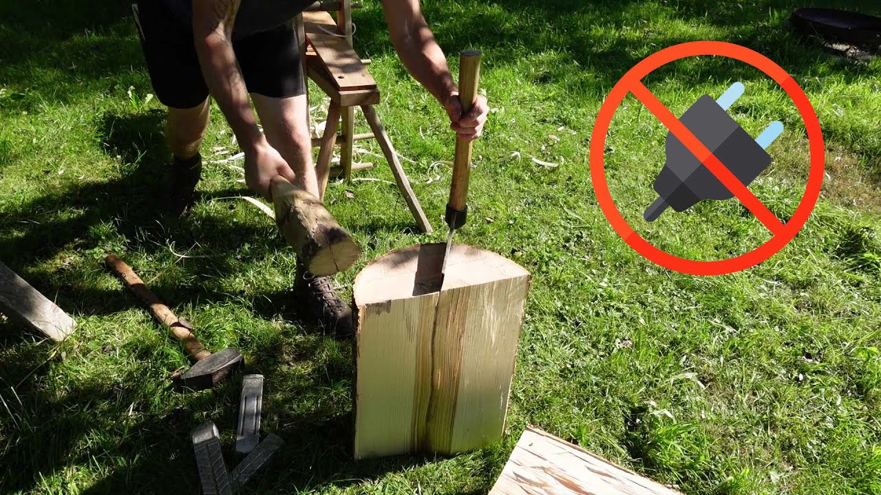 Rohling aus Gr&uuml;nholz vorbereiten [mit Handwerkzeugen] zum Drechseln auf der Wippdrehbank