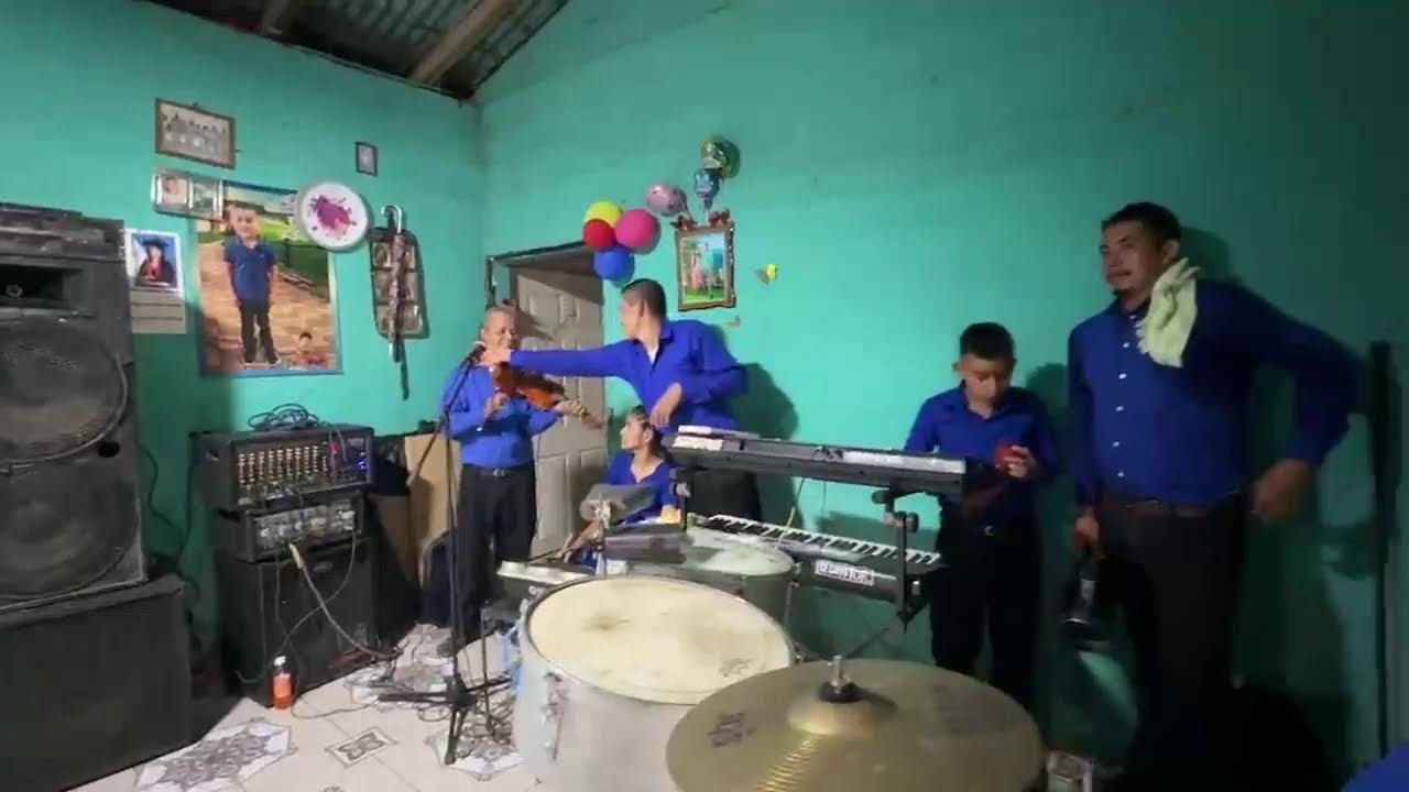 velacion de quien envida fue jose orlando amaya argueta caserio champate  no tenemos derecho ala mus