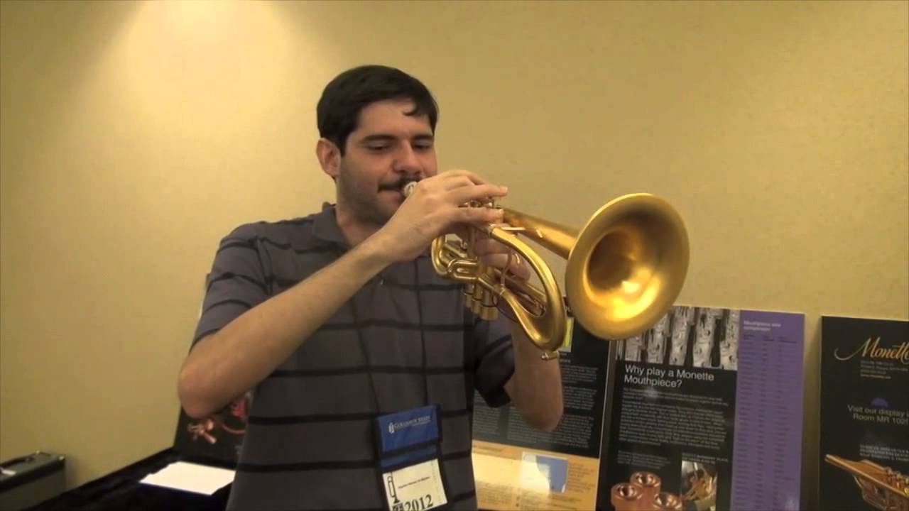 AQUILES PLAYS ONE MORE FLUMPET TUNE FOR US!