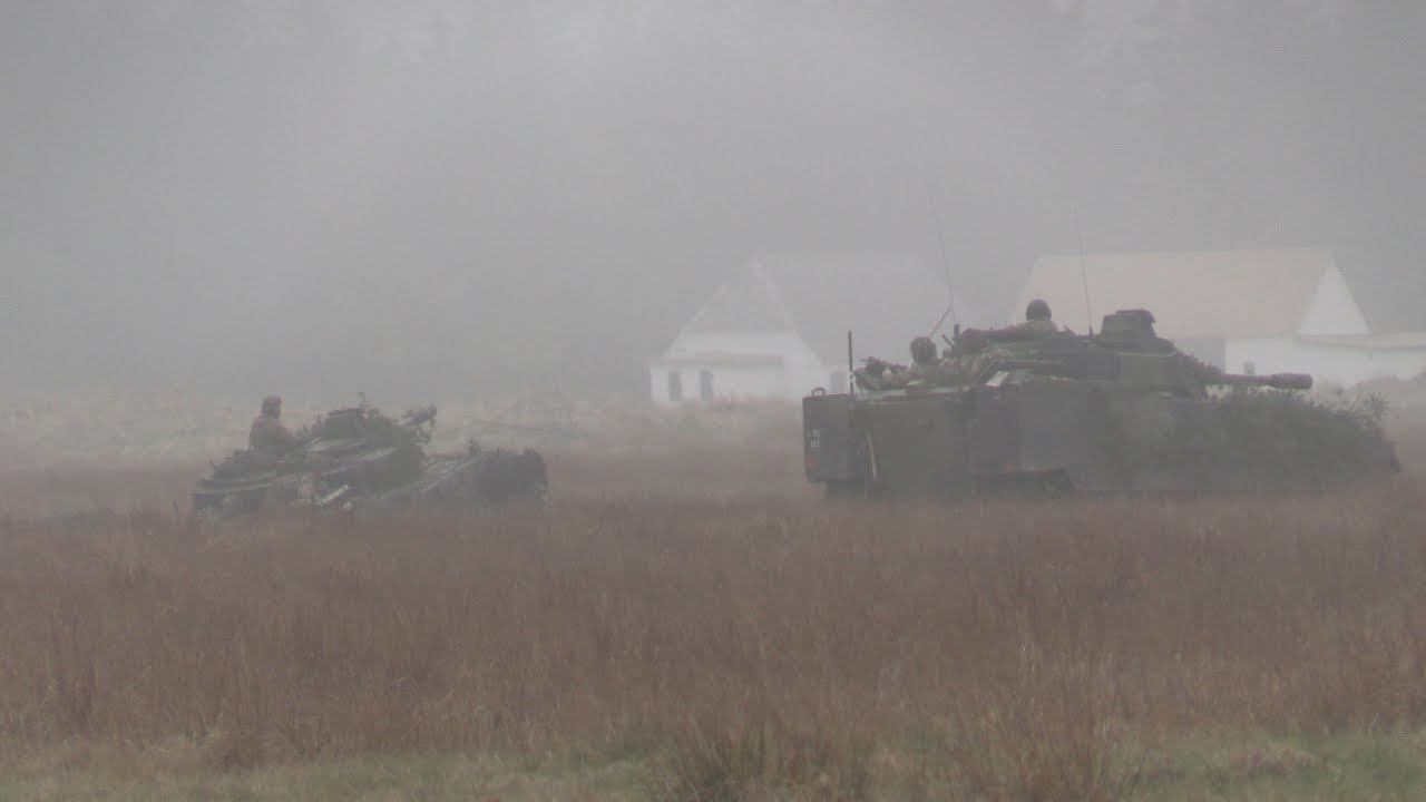 Trying to get the CV9035 out of a Swamp - CV9035DK - Scania V8 engine