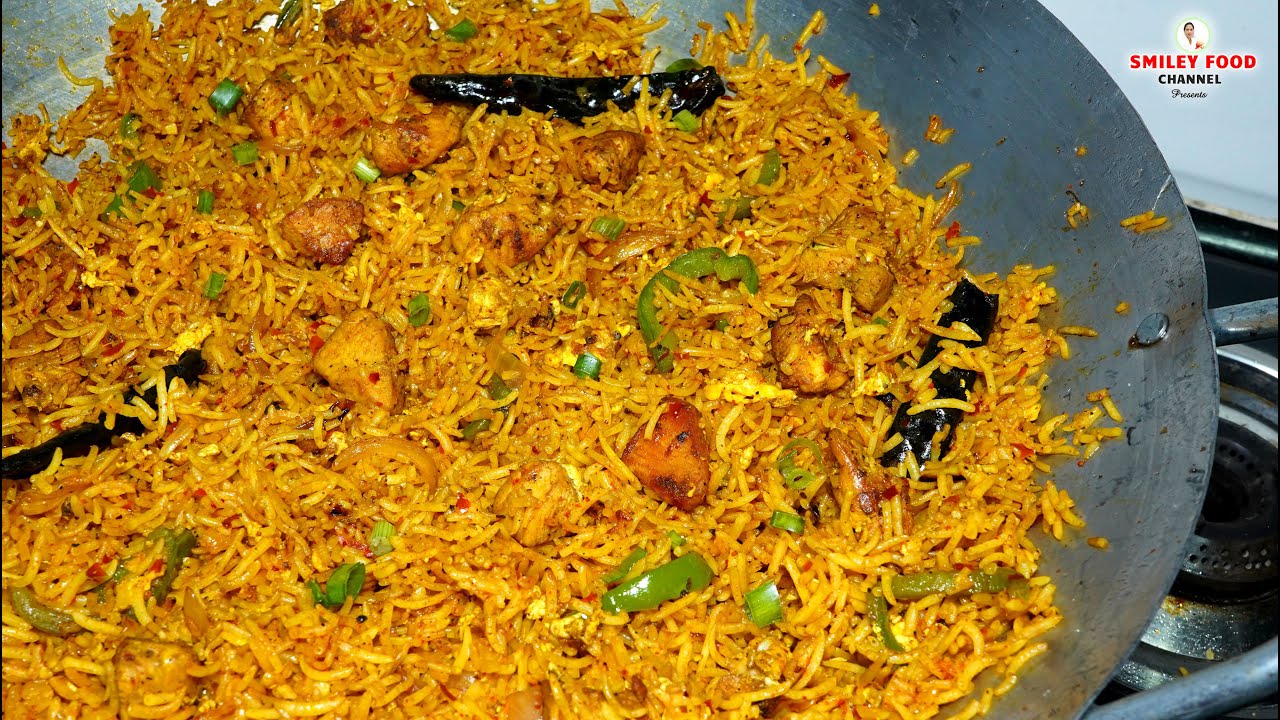 तारीफे पाना है तो बनाये बाजार जैसा सिंगापुरी फ्राई राइस | Singapuri Chicken fried rice 