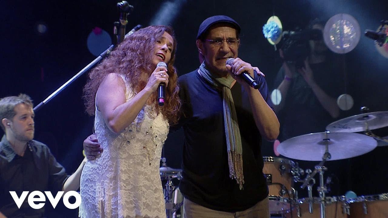 Sandra Mihanovich - Me Contaron Que Bajo el Asfalto (En Vivo)