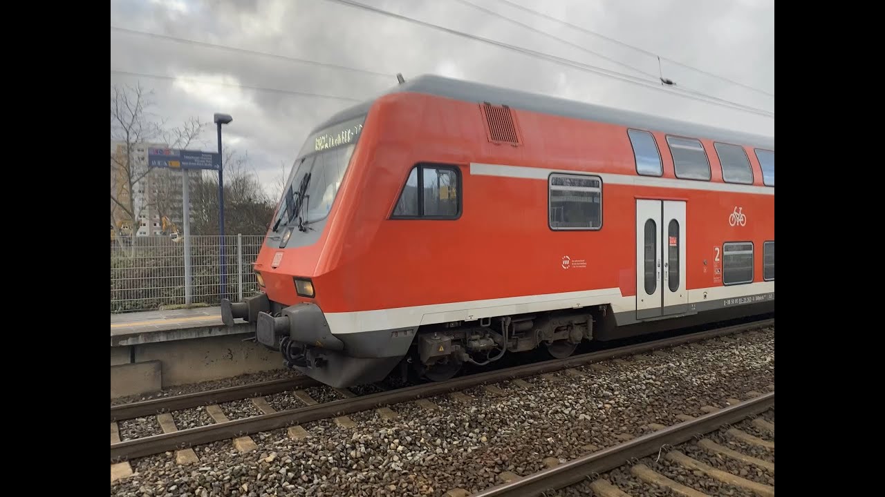 Macro of the RB24 with DB 182 016 at departure  