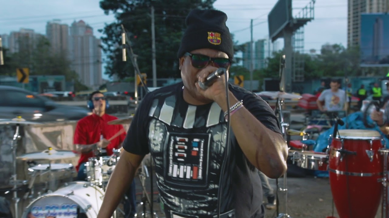 EX-NOVIOS feat. Renato - Soy El Mas Sensual (LIVE at Corredor Sur)