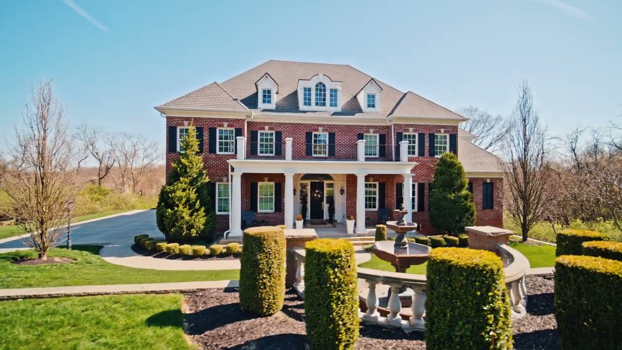 2200 Country Club Drive | Drone Fly-Through