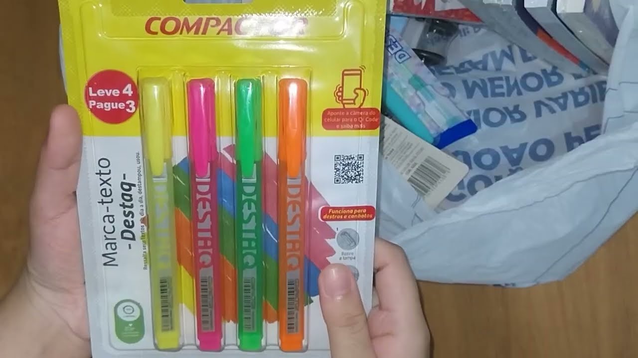 As primeiras comprinhas de papelaria do ano, com canetas, cadernos e muito mais 