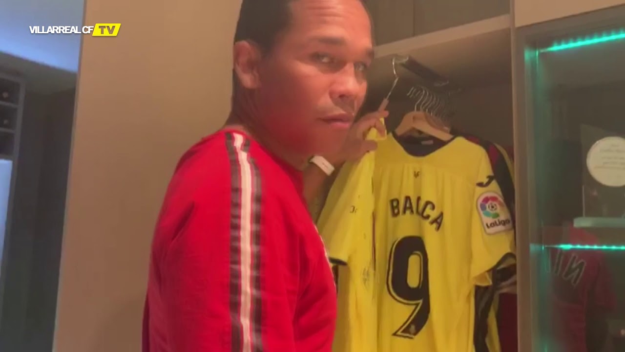 ¡Carlos Bacca nos enseña su museo privado!