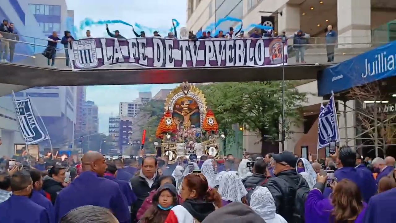 Grones del Alianza Lima de Nueva York rinden homenaje al Señor de los Milagros en su 2da salida NY