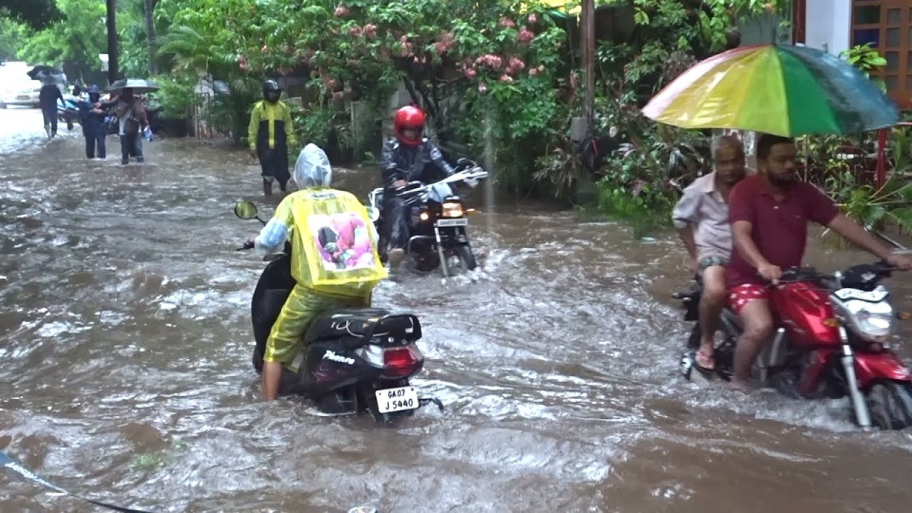 Panaji flooded roads, footpaths etc 6 7 18
