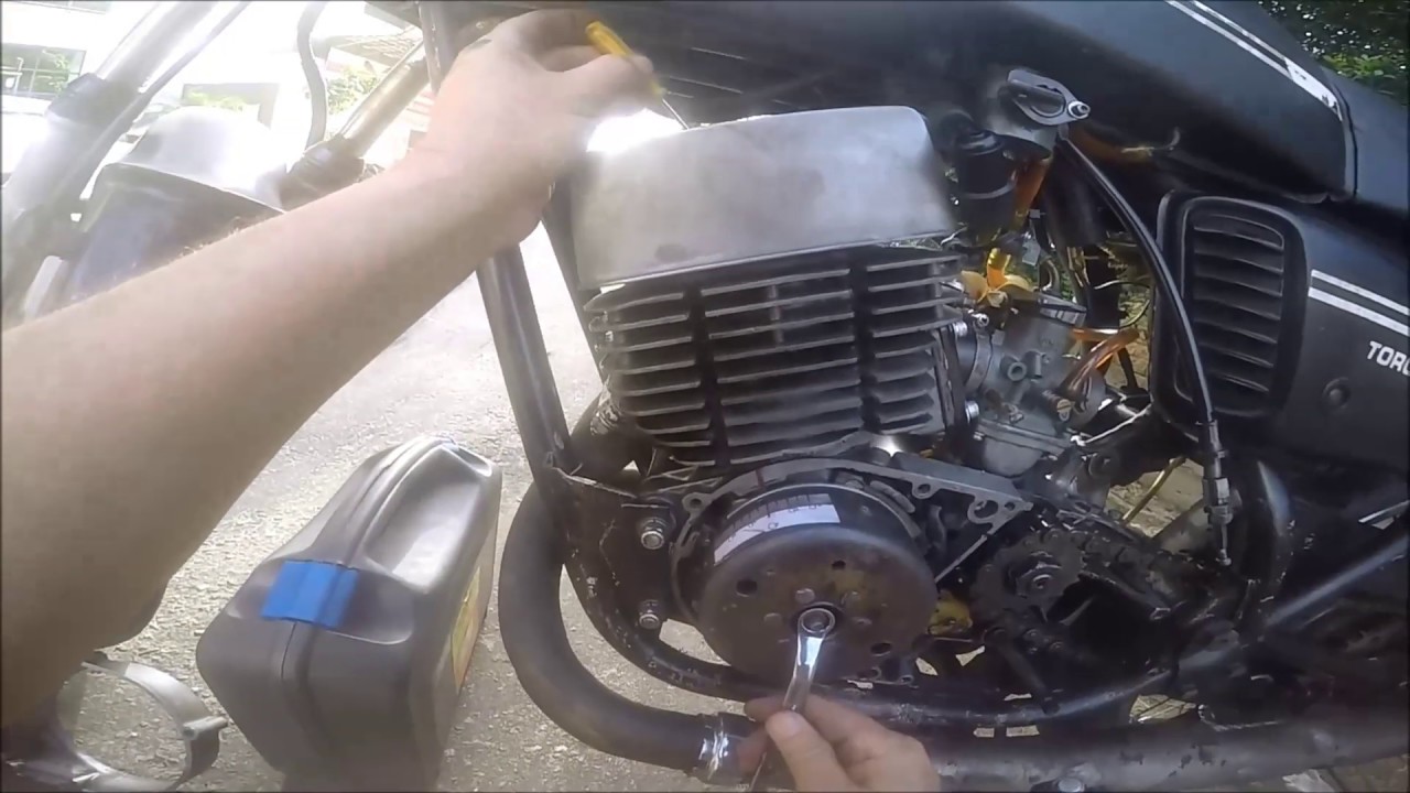 Yamaha RD 350 1974 - Como é feito o ajuste de ponto de ignição
