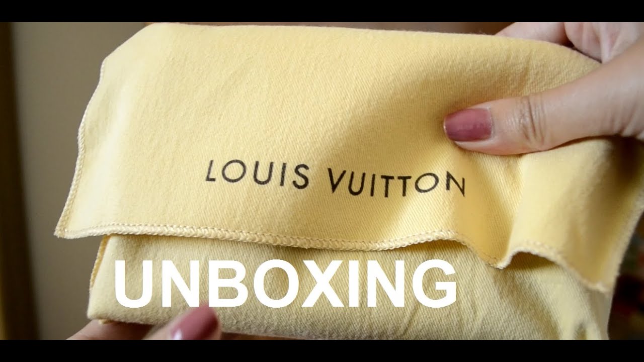 Unboxing | Louis Vuitton Zippy Compact | itsYuenny