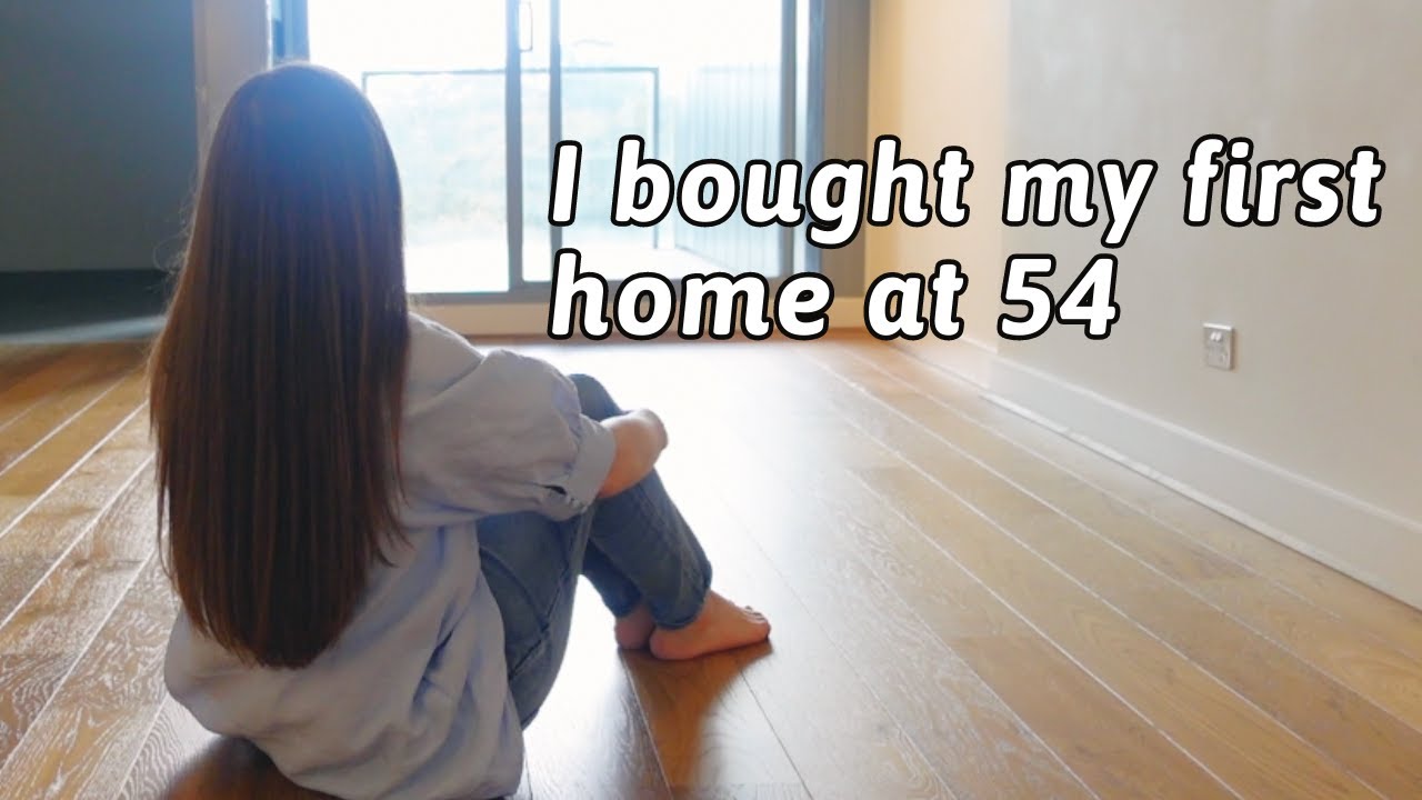 I bought my first property in my 50s | Empty apartment tour