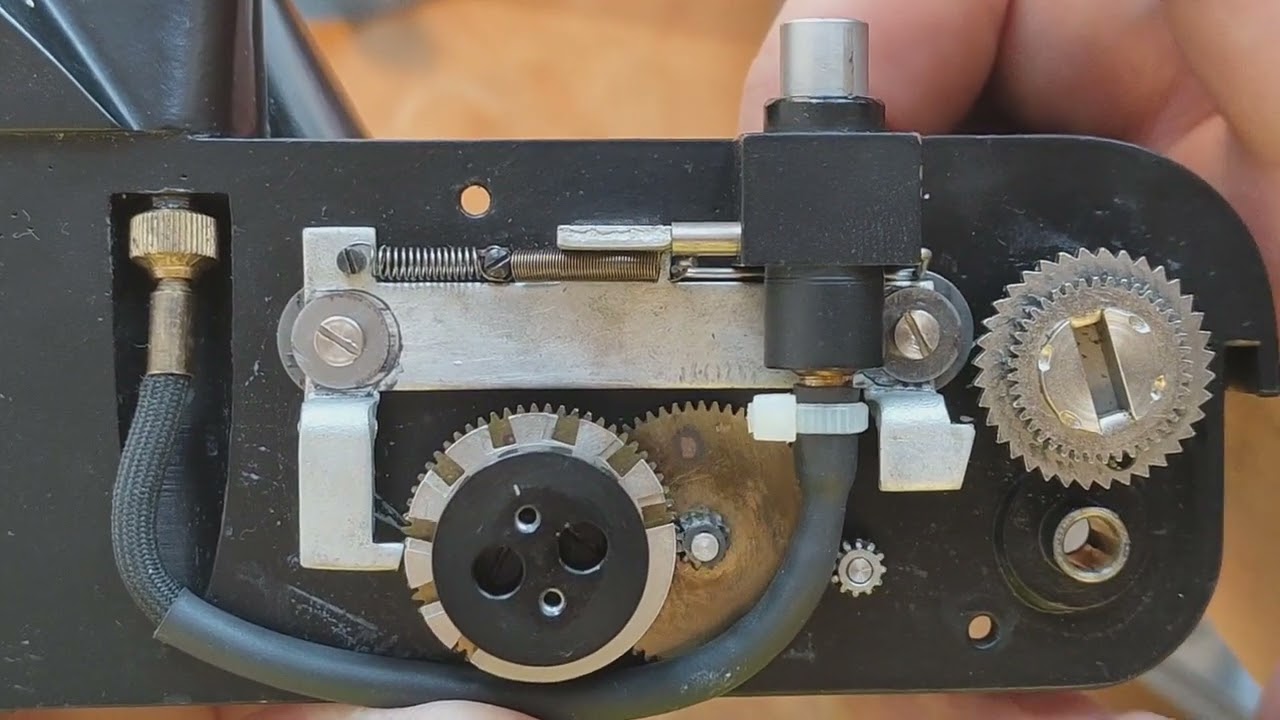 Linhof Technorama 617 - how film counter and locking mechanism work