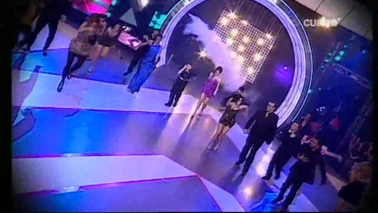 Los chicos comienzan la Final bailando con los profes 22-12-2010