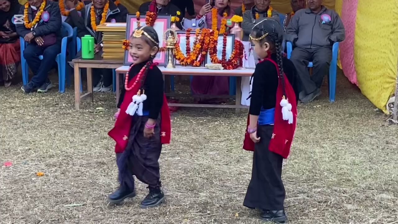 नरिसाउ मितिनि ज्यु  cover dance of class lkg (Rubi gurung and Aarusi gurung ) sisters 👯‍♀️❤️ parbat 