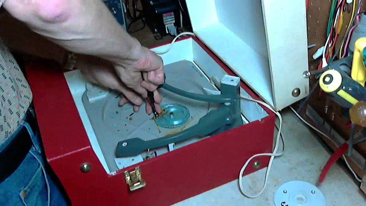 Admiral Suitcase Record Player Video #1 - Checkout and Repair