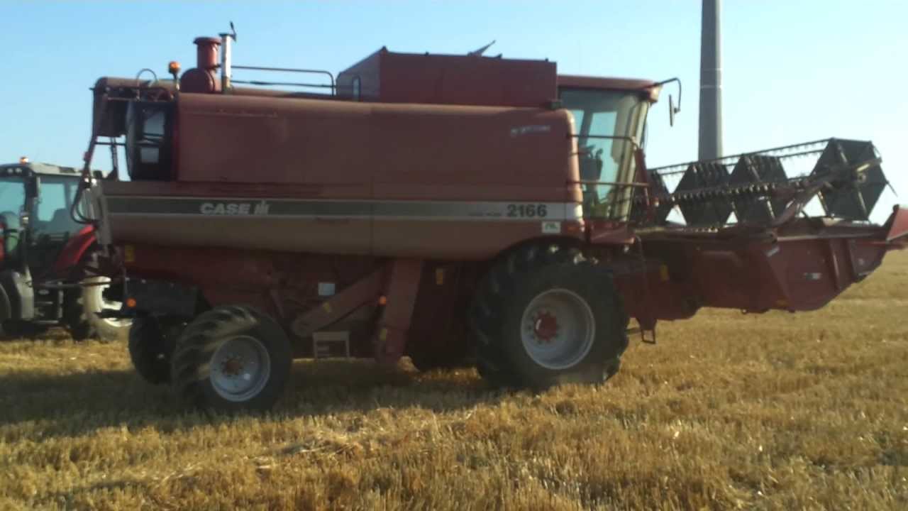 Case ih 2166 moisson du blé 2013