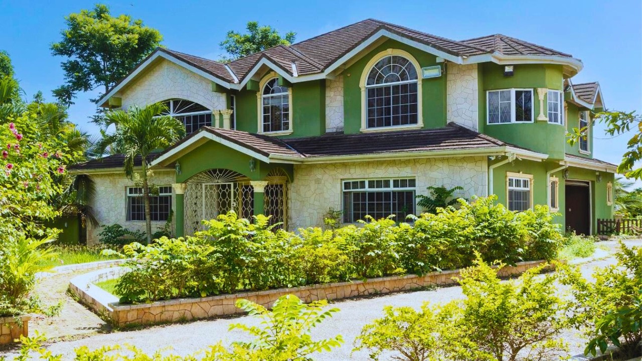 PRICE REDUCED 6 Bedroom 6 Bathroom House For Sale At BATTERSEA ROAD, Mandeville, Jamaica