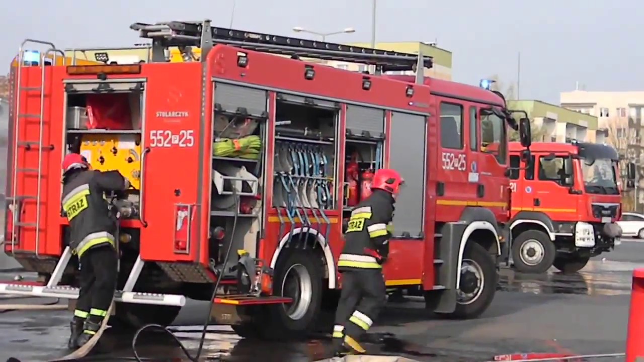 [TRĄBY,HORN]Pożar butli z gazem, Przejazd alarmowy jednostek OSP, oraz dojazd karetki pogotowia