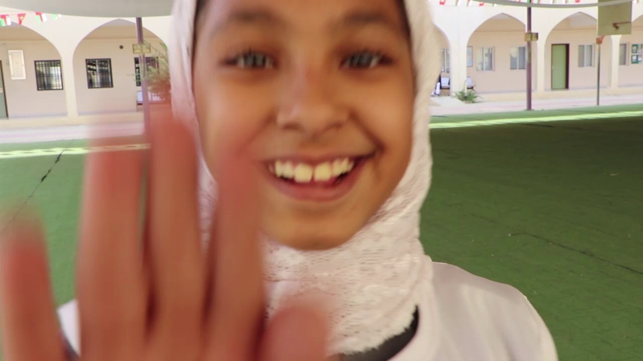 فيض تحتفل