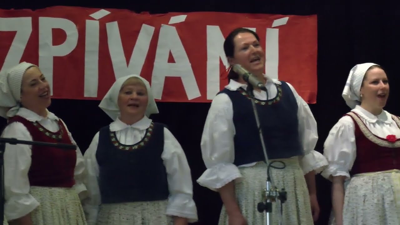 SUCHÁ LOZ-MÁJOVÉ ZPÍVÁNÍ, krojové setkání ženských a mužských sborů (14.)