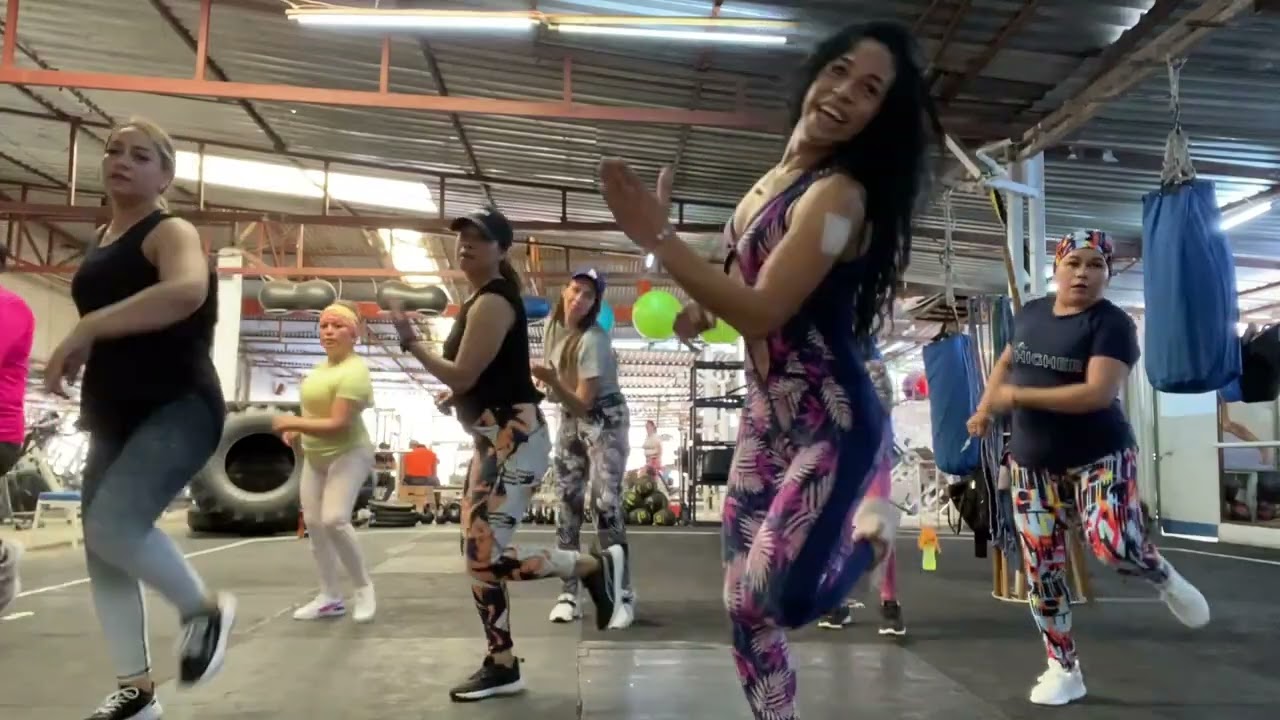 👫⚽❤ La Cumbia del carrito/ La Nueva Orquesta Sonidera/Zumba Fitness/TESSA GsP Bathory
