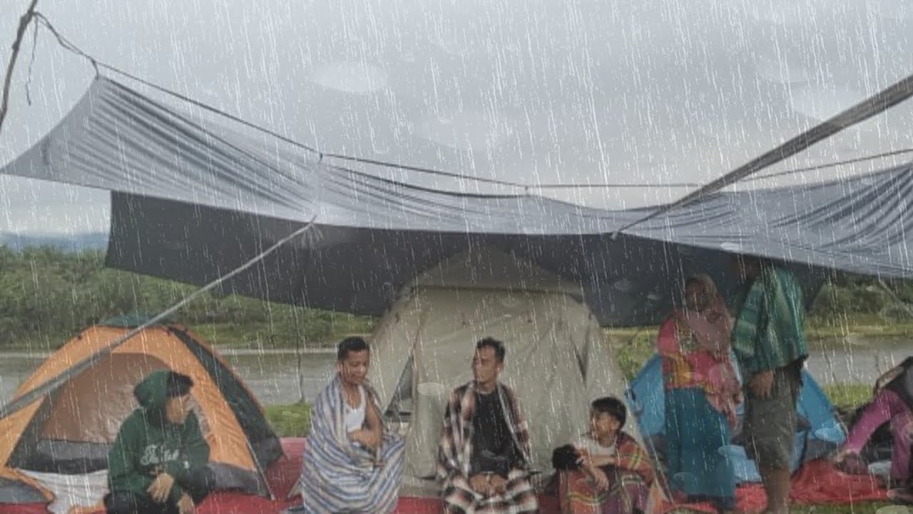 camping hujan deras keseruan berkemah rame rame menangkap ikan di sugai