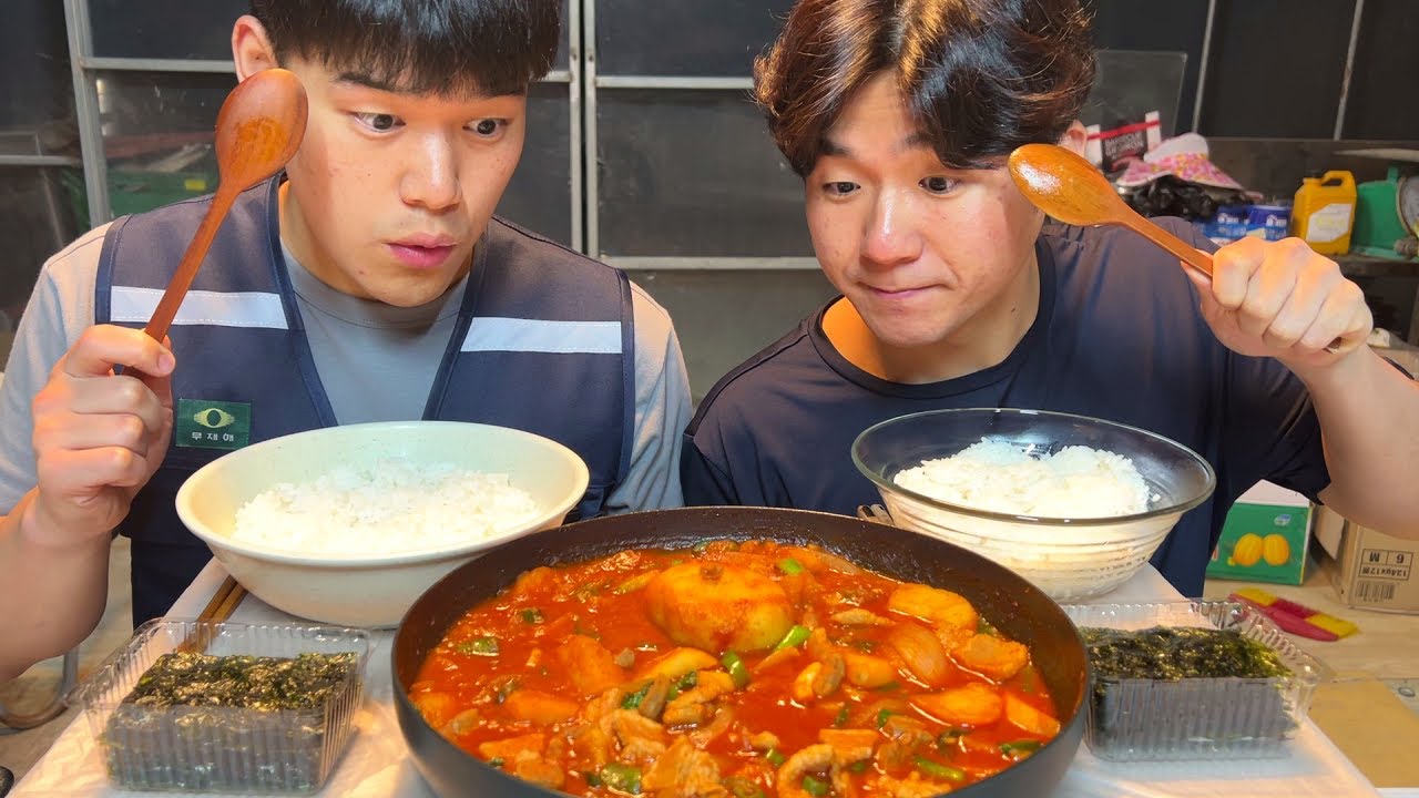 밥강도 밥도둑 돼지 감자 짜글이 먹방!!(Spicy Pork Potato Stew)MUKBANG EATING SHOW