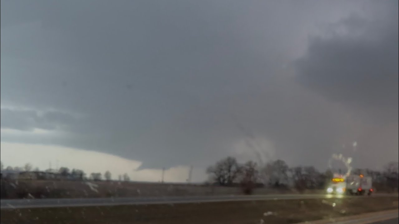 Watch Tornado Warned Storm Trying to Produce A tornado East of St Louis 
