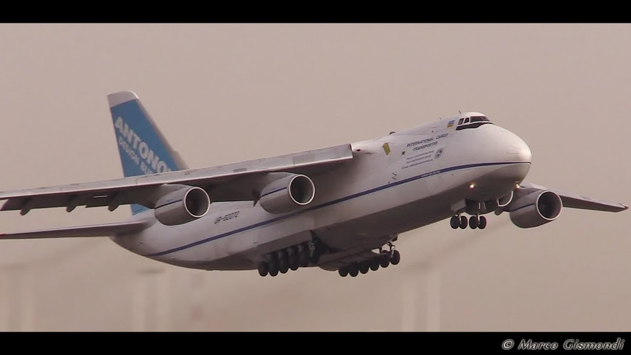 Antonov An-124 uses whole runway to takeoff from Rome FCO