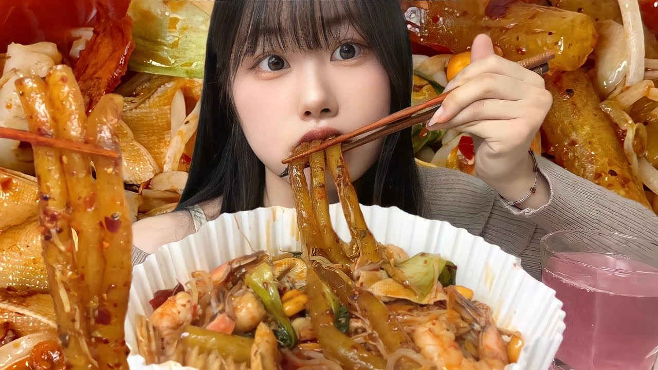 뉴진면 가득한 마라샹궈 먹기