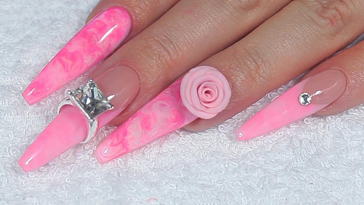 MARBLED ACRYLIC VALENTINE'S DAY NAILS
