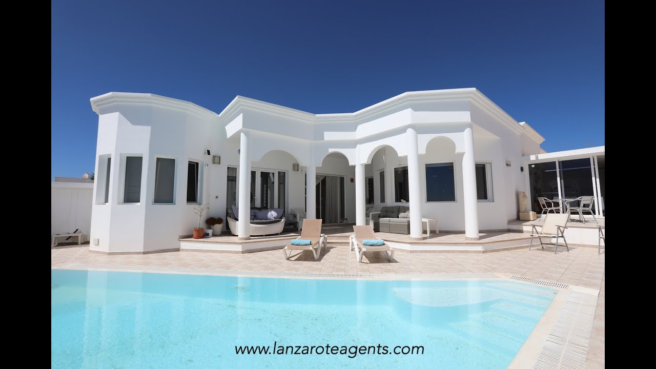 Spacious Modern 4 Bedroom Detached Villa With Private Pool In Puerto Calero