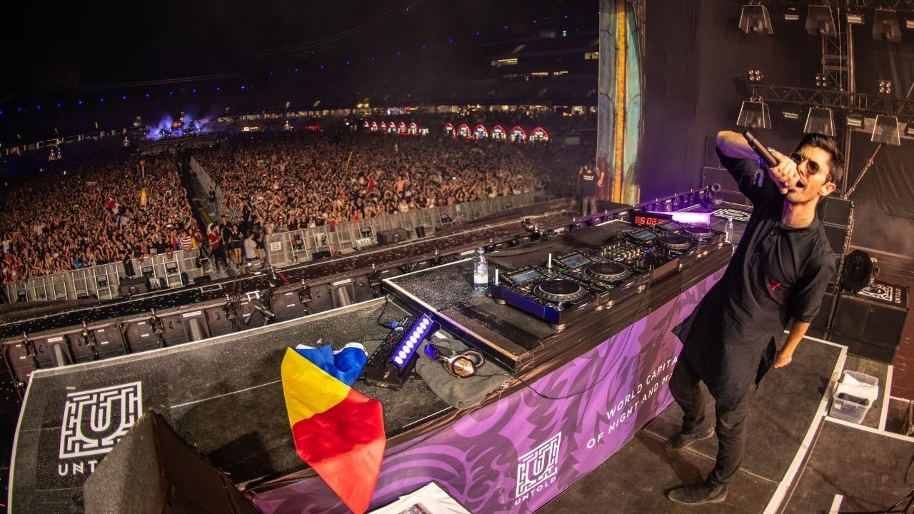 @KSHMRmusic plays 