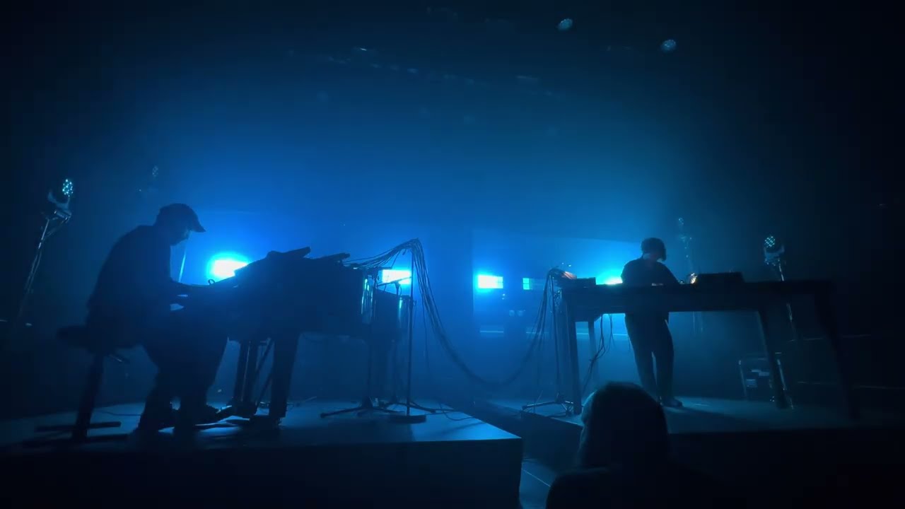 Grandbrothers - Bloodflow (Live at TivoliVredenburg)