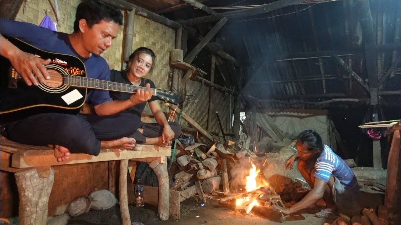 Latihan Nyanyi Lagunya Lik Rockstar "Indahkan Malamku"