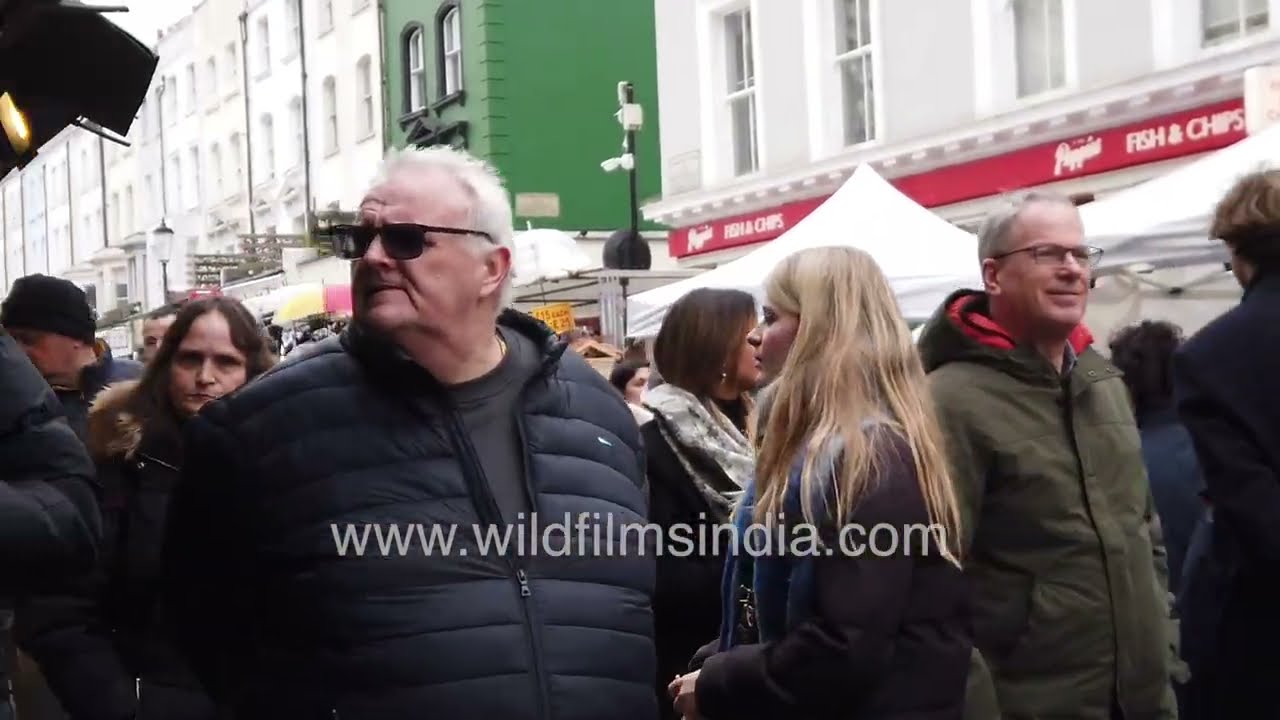 Exploring London&rsquo;s Street Markets | Bustling Stalls & City Crowd Life