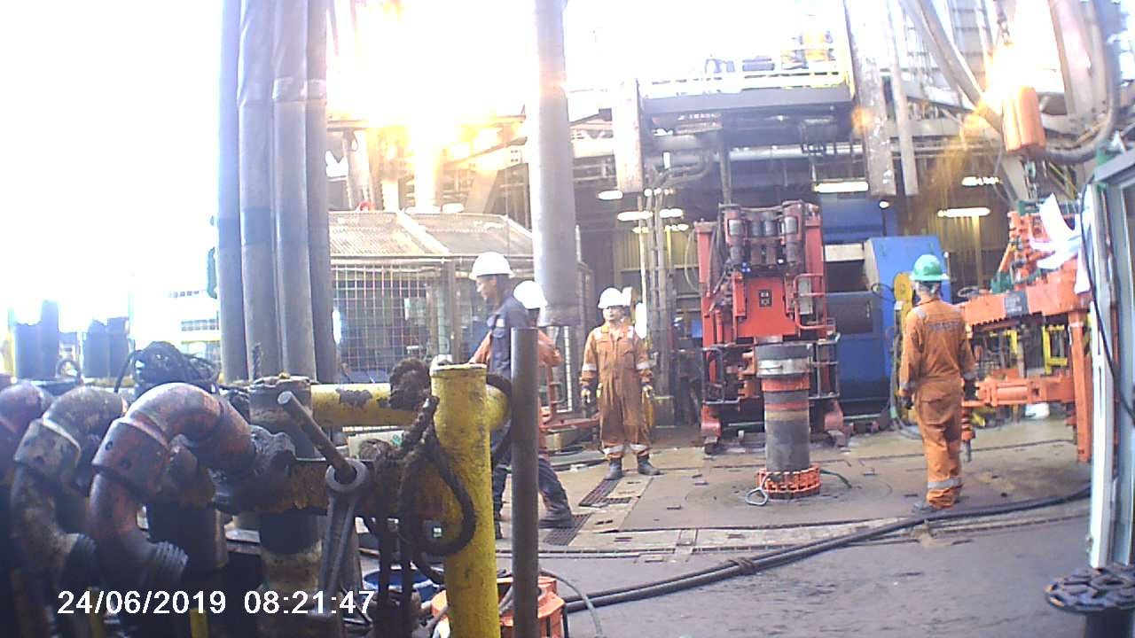 application of Stabbing guide, checking casing thread, dope application and floating casing