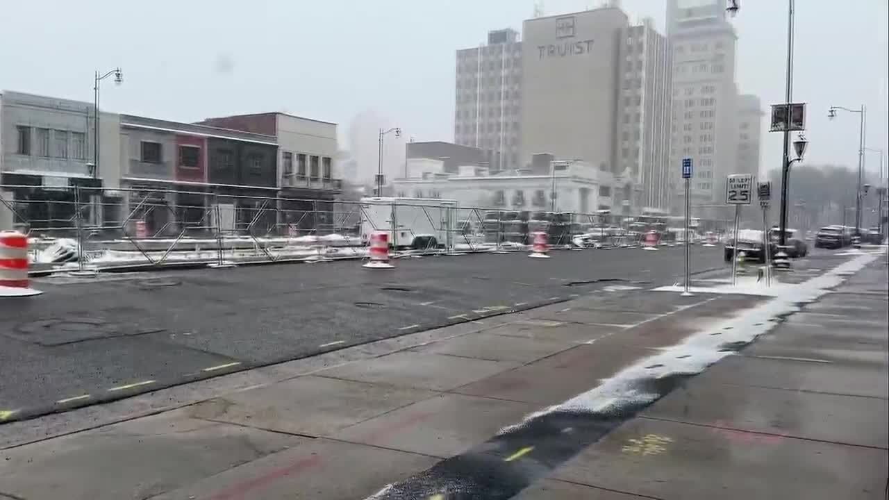 Downtown Augusta doesn't shut down during snowfall