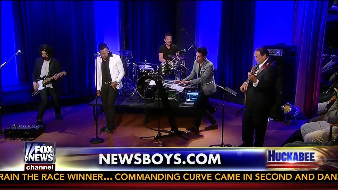 Newsboys on Huckabee sing 