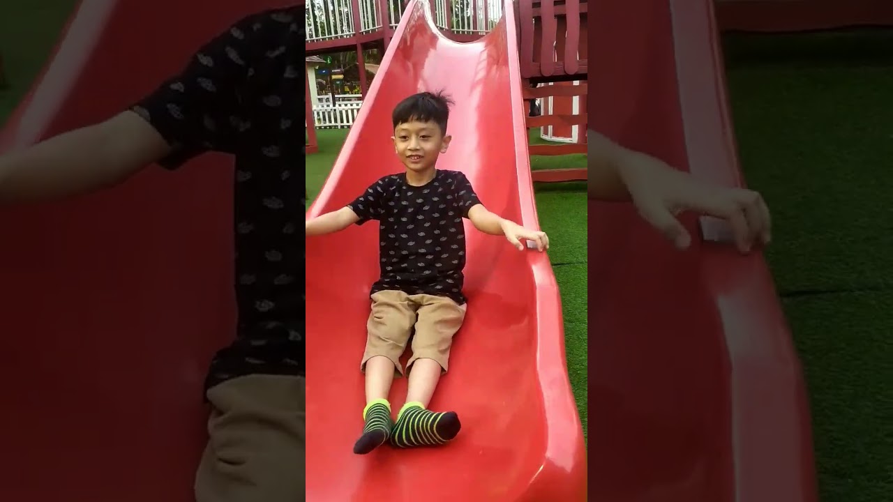 Aa Meluncur di Cimory Dairyland #playing #playground #outbound