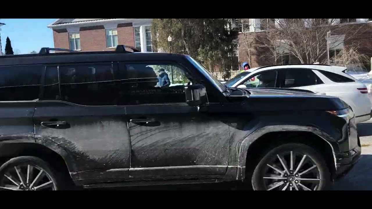 Αντιφασιστικές διαδηλώσεις στα βόρεια προάστεια της Νέας Υόρκης