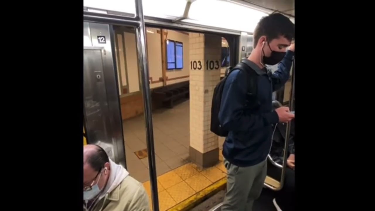 NYC Subway doors struggling to close compilation￼