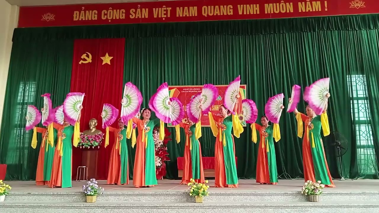 Khách đến chơi nhà - CLB Hoài Thị