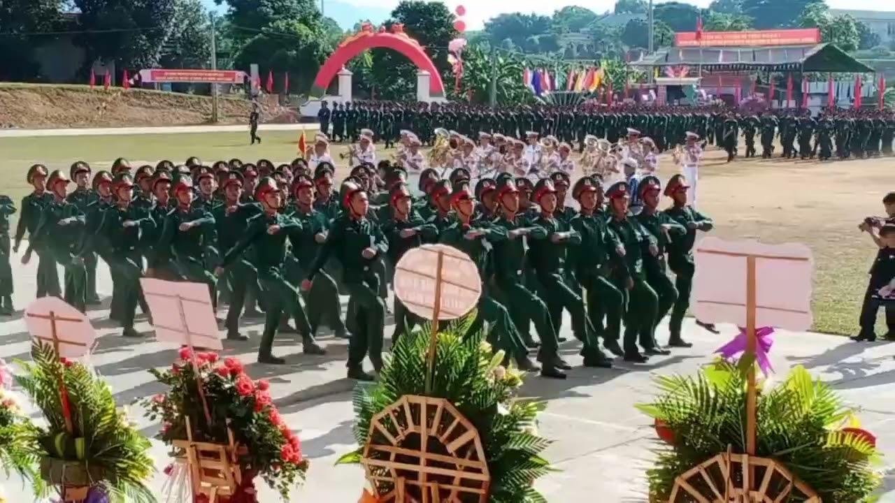 Duyệt đội ngũ, Trung đoàn 1, sư đoàn 324. (Đoàn Bình Long)
